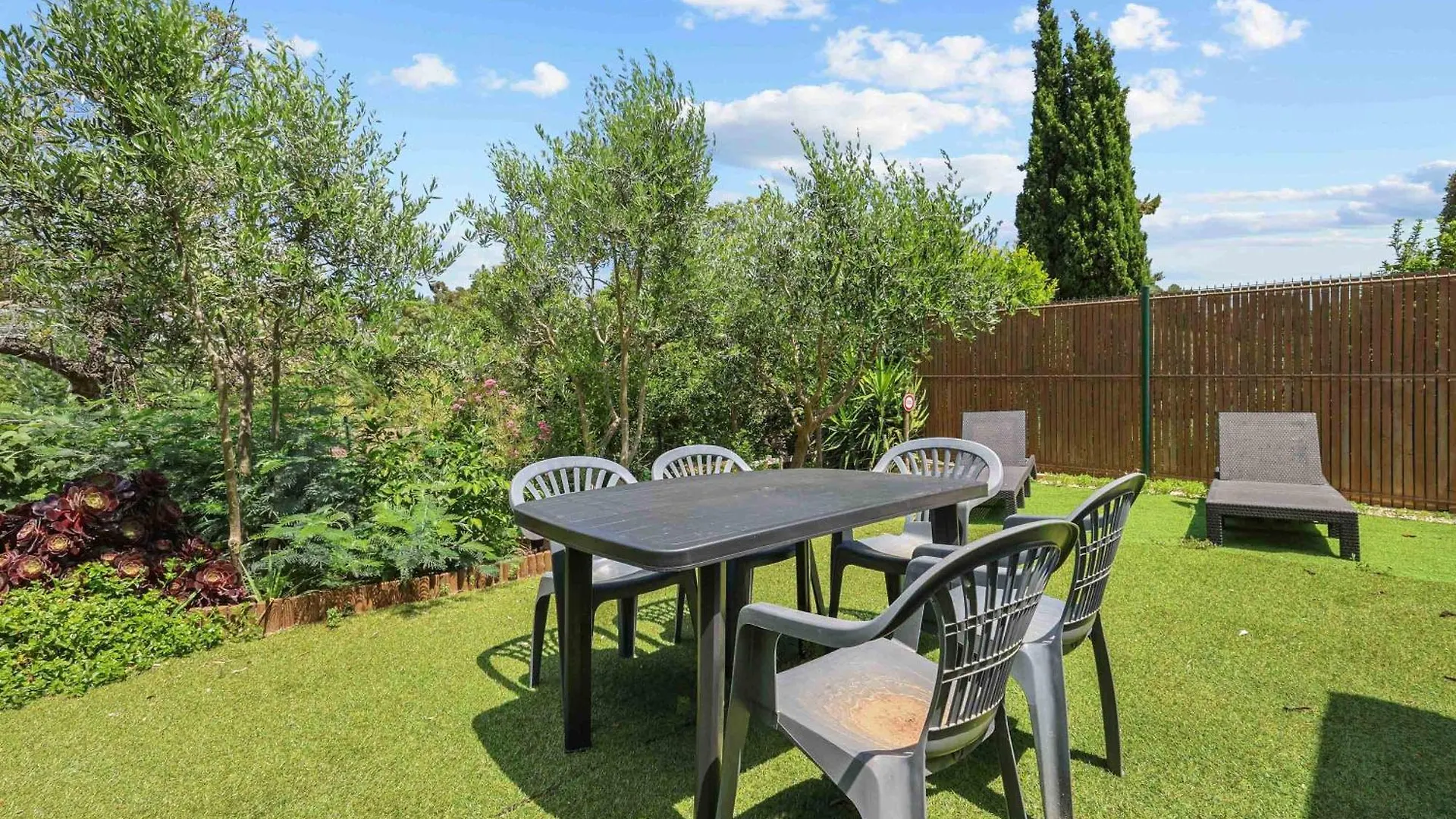 Holiday home Mazet 1 Chambre Avec Jardin Sainte-Maxime